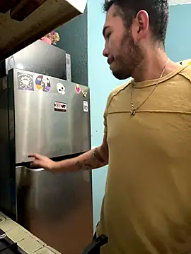 Snapshot of disvla chatting on 11-24-25, 06:35 disvla online show from 11-24-25, 06:35