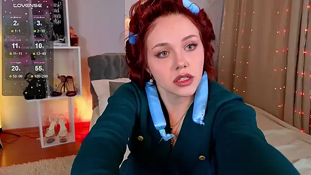 Snapshot of PollyVinice chatting on 11-13-25, 04:00 PollyVinice online show from 11-13-25, 04:00