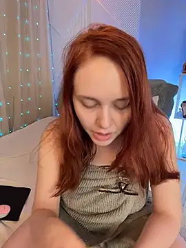 Snapshot of PollyVinice chatting on 11-16-25, 11:49 PollyVinice online show from 11-16-25, 11:49