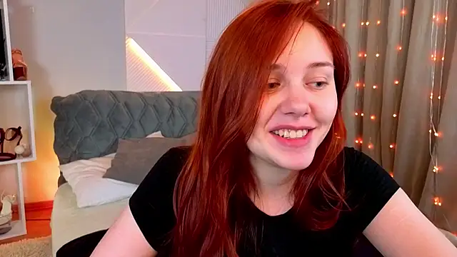 Snapshot of PollyVinice chatting on 11-26-25, 12:06 PollyVinice online show from 11-26-25, 12:06