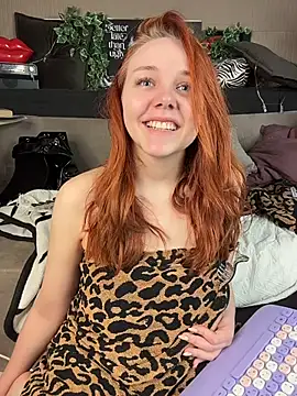 Snapshot of PollyVinice chatting on 12-22-25, 04:37 PollyVinice online show from 12-22-25, 04:37