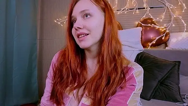 Snapshot of PollyVinice chatting on 03-01-26, 01:57 PollyVinice online show from 03-01-26, 01:57