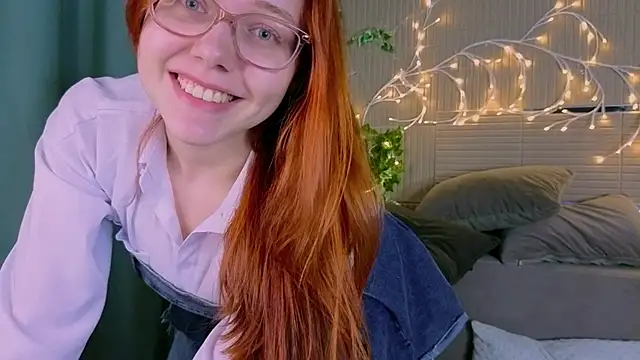 Snapshot of PollyVinice chatting on 05-15-26, 04:36 PollyVinice online show from 05-15-26, 04:36