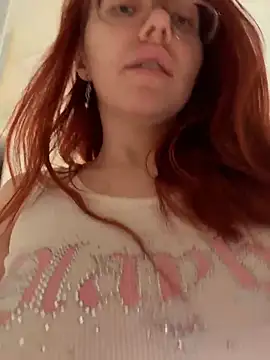 Snapshot of PollyVinice chatting on 05-22-26, 01:28 PollyVinice online show from 05-22-26, 01:28