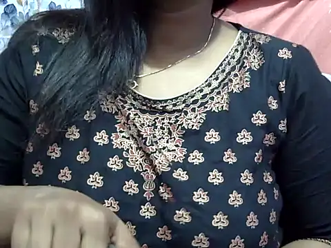 Snapshot of Rooshami_hot01 chatting on 10-12-25, 05:06 Rooshami hot01 online show from 10-12-25, 05:06