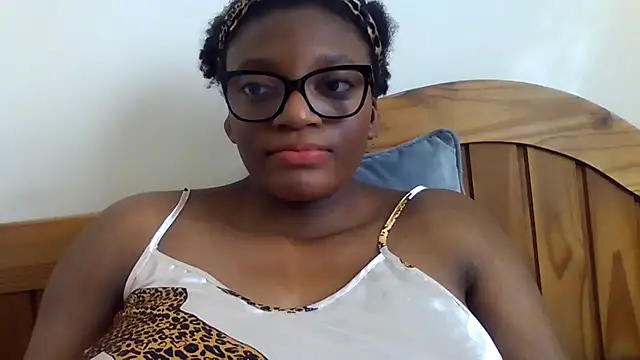 Snapshot of SexyGemBeautyX chatting on 09-08-25, 05:45 SexyGemBeautyX online show from 09-08-25, 05:45