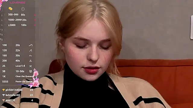 AnnieKim  online show from 06-03-26, 04:12