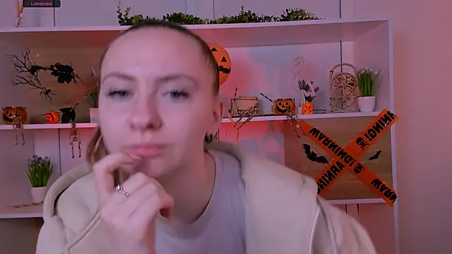 mila glow1 online show from 11-03-25, 05:42