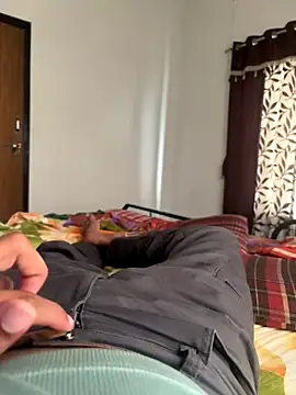 Snapshot of 1995Pk chatting on 10-17-25, 10:51 1995Pk online show from 10-17-25, 10:51