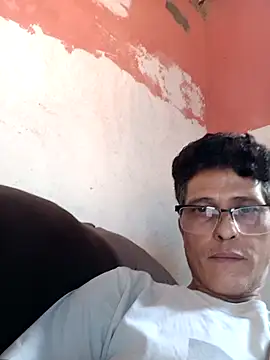 Snapshot of amandinha68 chatting on 09-15-25, 05:02 amandinha68 online show from 09-15-25, 05:02