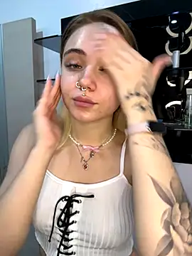 LunaMillie online show from 10-26-25, 12:11