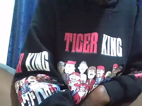 chocolatebarbiee online show from 10-26-25, 05:02