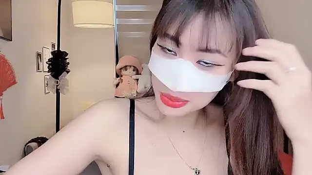 Snapshot of MaiLiiil chatting on 09-20-25, 03:18 MaiLiiil online show from 09-20-25, 03:18