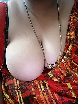 Snapshot of Geetha227 chatting on 07-04-26, 01:45 Geetha227 online show from 07-04-26, 01:45