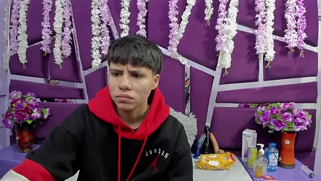 Snapshot of Bruno_Cruzz chatting on 02-13-26, 02:07 Bruno Cruzz online show from 02-13-26, 02:07