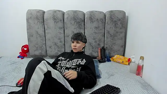 Bruno Cruzz online show from 04-23-26, 02:13