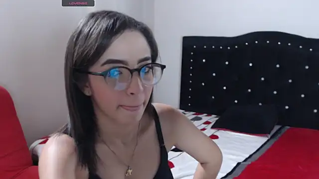 Coraline Playful online show from 10-04-25, 06:50