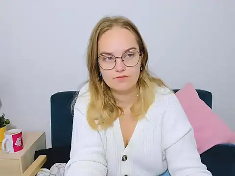 Snapshot of AliceCrazy69 chatting on 10-04-25, 06:11 AliceCrazy69 online show from 10-04-25, 06:11