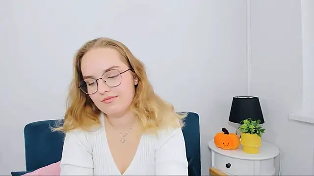 Snapshot of AliceCrazy69 chatting on 11-14-25, 01:10 AliceCrazy69 online show from 11-14-25, 01:10