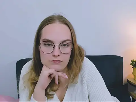 AliceCrazy69 online show from 12-18-25, 04:02