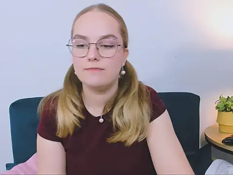 AliceCrazy69 online show from 12-19-25, 01:07