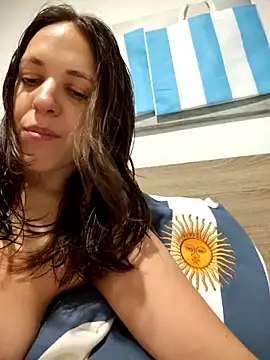 Snapshot of lauflor chatting on 06-30-26, 10:27 lauflor online show from 06-30-26, 10:27