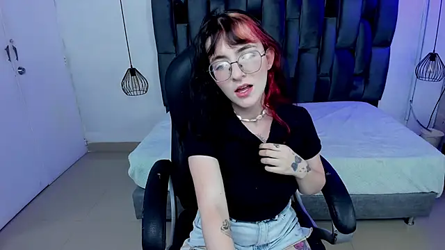 AfroditaLeclair online show from 11-06-25, 08:10