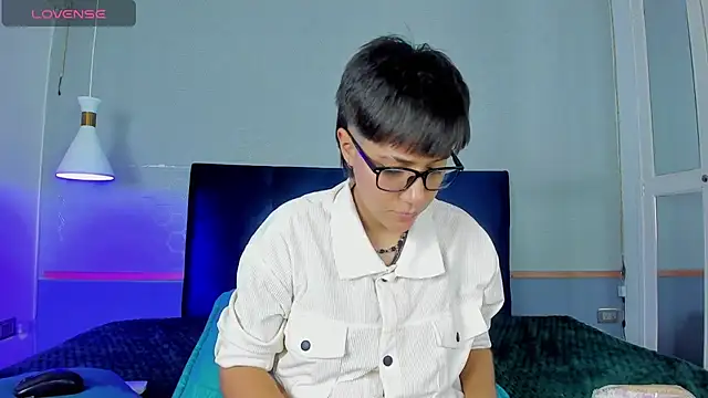 Tsuki Maru online show from 11-06-25, 08:32