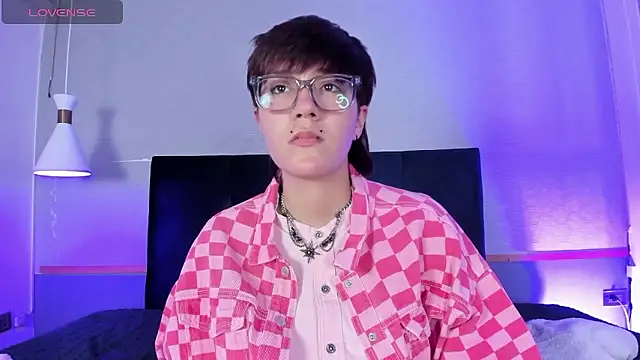 Snapshot of Tsuki_Maru chatting on 01-10-26, 03:30 Tsuki Maru online show from 01-10-26, 03:30