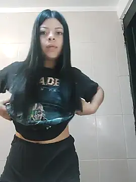 LunaJacobs online show from 10-26-25, 02:56