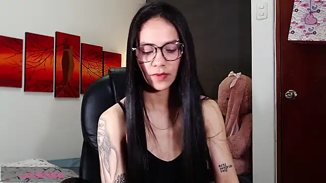 Ashley olivares online show from 10-27-25, 12:58