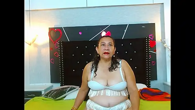 Snapshot of Lindacoopers chatting on 09-22-25, 11:45 Lindacoopers online show from 09-22-25, 11:45
