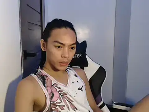 Snapshot of Bad_angelxx chatting on 09-17-25, 06:42 Bad angelxx online show from 09-17-25, 06:42