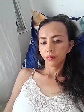 Snapshot of zaira_spice chatting on 09-10-25, 08:31 zaira spice online show from 09-10-25, 08:31