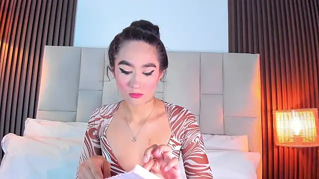 Snapshot of Nicolqueen_ chatting on 06-23-26, 11:41 Nicolqueen online show from 06-23-26, 11:41