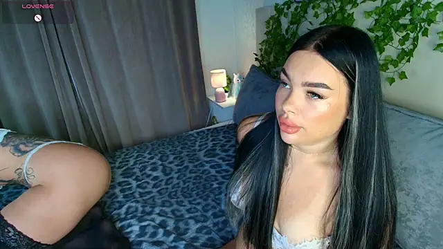 Snapshot of katerine_Monroe chatting on 06-18-26, 07:19 katerine Monroe online show from 06-18-26, 07:19