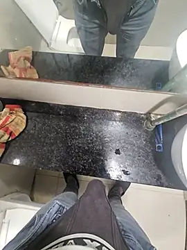 Snapshot of Gamecoc chatting on 10-31-25, 06:25 Gamecoc online show from 10-31-25, 06:25