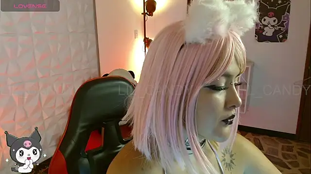 Snapshot of lil_candy77 chatting on 05-09-26, 11:37 lil candy77 online show from 05-09-26, 11:37