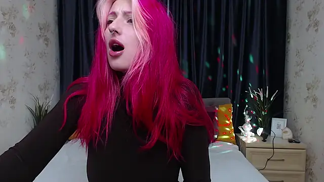 Nina Blum  online show from 11-06-25, 06:14