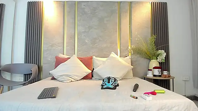 Snapshot of NikoStone_ chatting on 06-11-26, 01:49 NikoStone online show from 06-11-26, 01:49