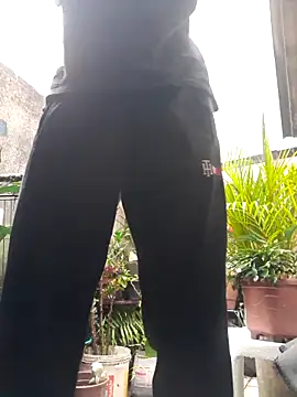 Snapshot of Dedede32 chatting on 10-28-25, 08:33 Dedede32 online show from 10-28-25, 08:33