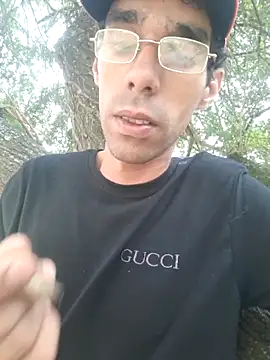 Snapshot of Dedede32 chatting on 11-03-25, 07:48 Dedede32 online show from 11-03-25, 07:48