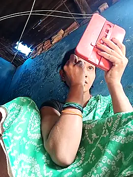 Jooli xx online show from 10-17-25, 03:53