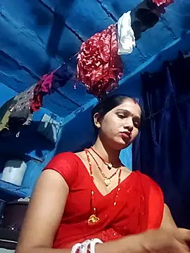 Snapshot of Jooli_xx chatting on 04-19-26, 03:33 Jooli xx online show from 04-19-26, 03:33