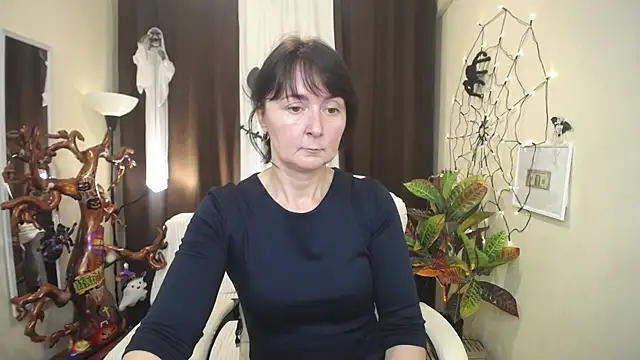 Snapshot of VivianGuchih chatting on 10-12-25, 06:34 VivianGuchih online show from 10-12-25, 06:34