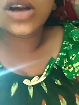 Snapshot of telugu_roja_099 chatting on 10-05-25, 04:16 telugu roja 099 online show from 10-05-25, 04:16