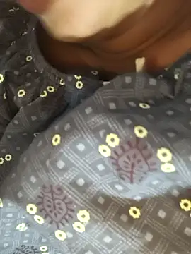 Snapshot of telugu_roja_099 chatting on 10-19-25, 06:08 telugu roja 099 online show from 10-19-25, 06:08