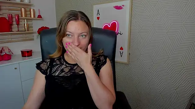 Snapshot of angelaSamt chatting on 07-06-26, 05:37 angelaSamt online show from 07-06-26, 05:37