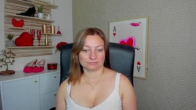 Snapshot of angelaSamt chatting on 07-16-26, 05:35 angelaSamt online show from 07-16-26, 05:35