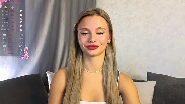 NaughtySeraphine online show from 10-24-25, 06:10